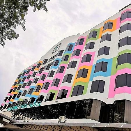 Kuching Park Hotel Exterior foto